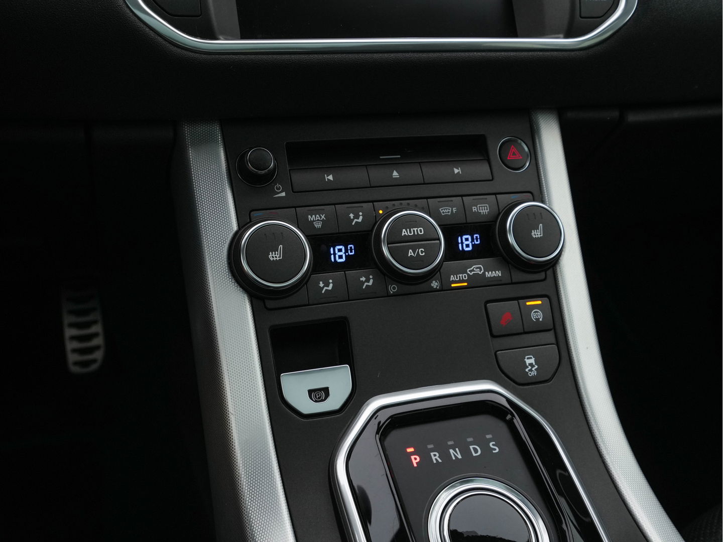 Land Rover Range Rover Evoque 2.2 TD4 4WD Prestige Aut. *LUXURY-LEATHER | BI-XENON | MERIDIAN-AUDIO | MEMORY-PACK | NAVI-FULLMAP | HEATED-SPORTSEATS | ECC | CAMERA | KEYLESS | SHIFT-PADDLES | PDC | CRUISE | TOWBAR | 20''ALU*