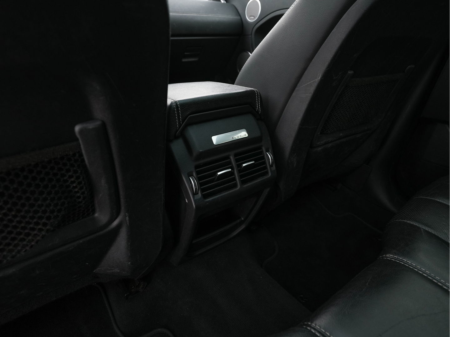 Land Rover Range Rover Evoque 2.2 TD4 4WD Prestige Aut. *LUXURY-LEATHER | BI-XENON | MERIDIAN-AUDIO | MEMORY-PACK | NAVI-FULLMAP | HEATED-SPORTSEATS | ECC | CAMERA | KEYLESS | SHIFT-PADDLES | PDC | CRUISE | TOWBAR | 20''ALU*