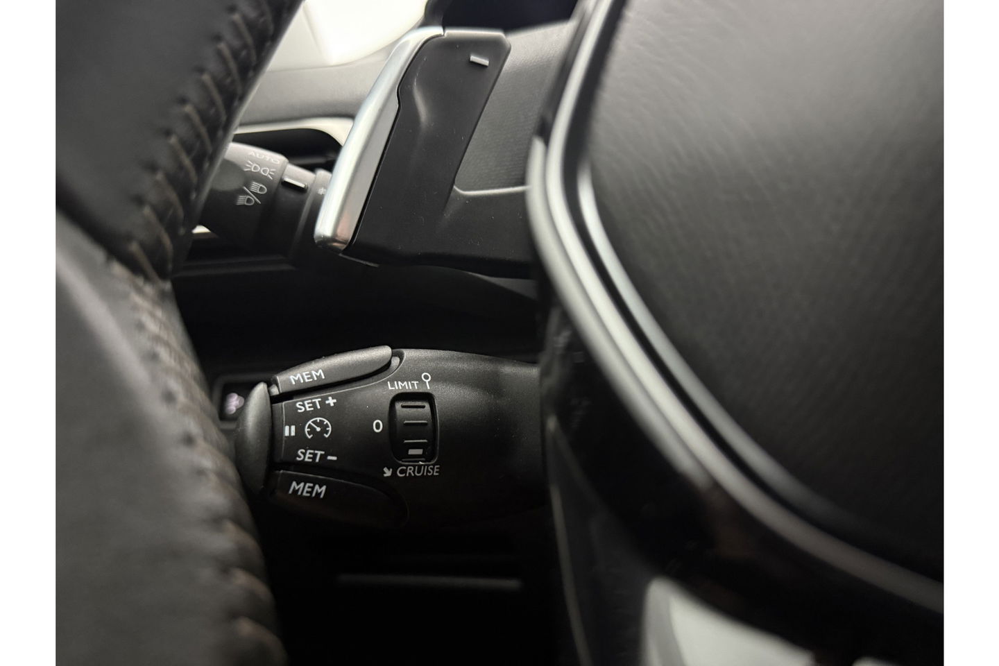 Peugeot 3008 1.2 PureTech 360 Camera Virtual LED Carplay Clima Cruise Navigatie PDC 17"LMV