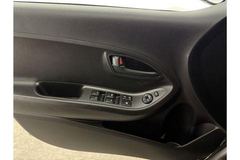 Kia Picanto 1.2 CVVT Plus Pack Airco Navigatie Bluetooth Elektrpakket 14"LMV