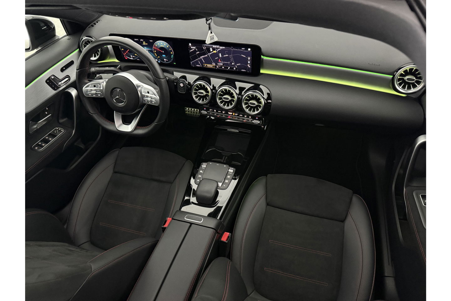 Mercedes-Benz A-Klasse 250 e AMG 235PK Pano Sfeer Memory LED Clima Cruise Camera Virtual Navi PDC 18"LMV
