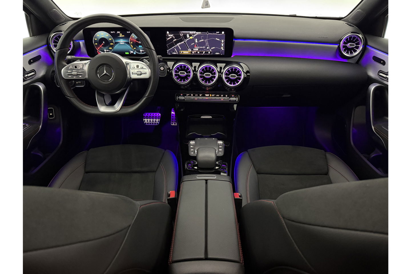 Mercedes-Benz A-Klasse 250 e AMG 235PK Pano Sfeer Memory LED Clima Cruise Camera Virtual Navi PDC 18"LMV