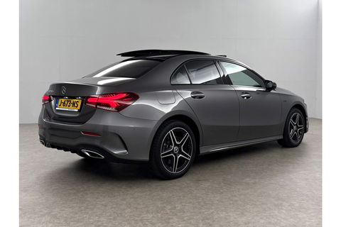 Mercedes-Benz A-Klasse 250 e AMG 235PK Pano Sfeer Memory LED Clima Cruise Camera Virtual Navi PDC 18"LMV