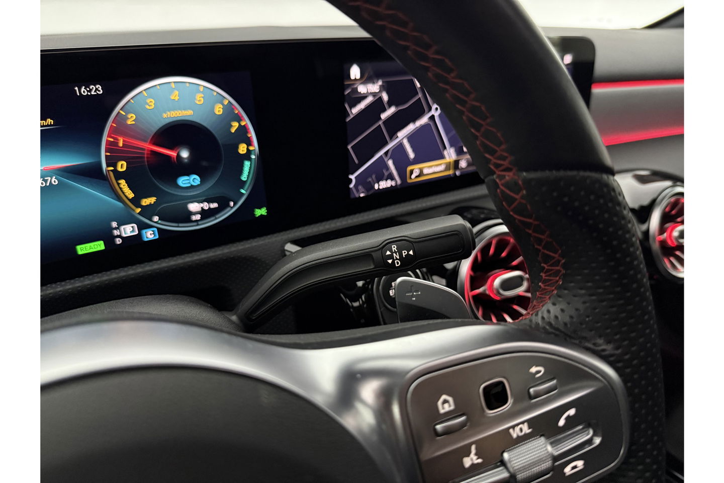 Mercedes-Benz A-Klasse 250 e AMG 235PK Pano Sfeer Memory LED Clima Cruise Camera Virtual Navi PDC 18"LMV
