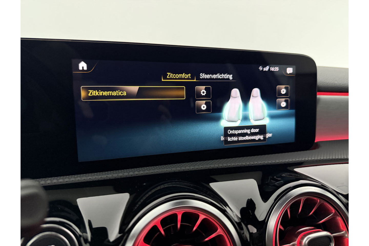 Mercedes-Benz A-Klasse 250 e AMG 235PK Pano Sfeer Memory LED Clima Cruise Camera Virtual Navi PDC 18"LMV