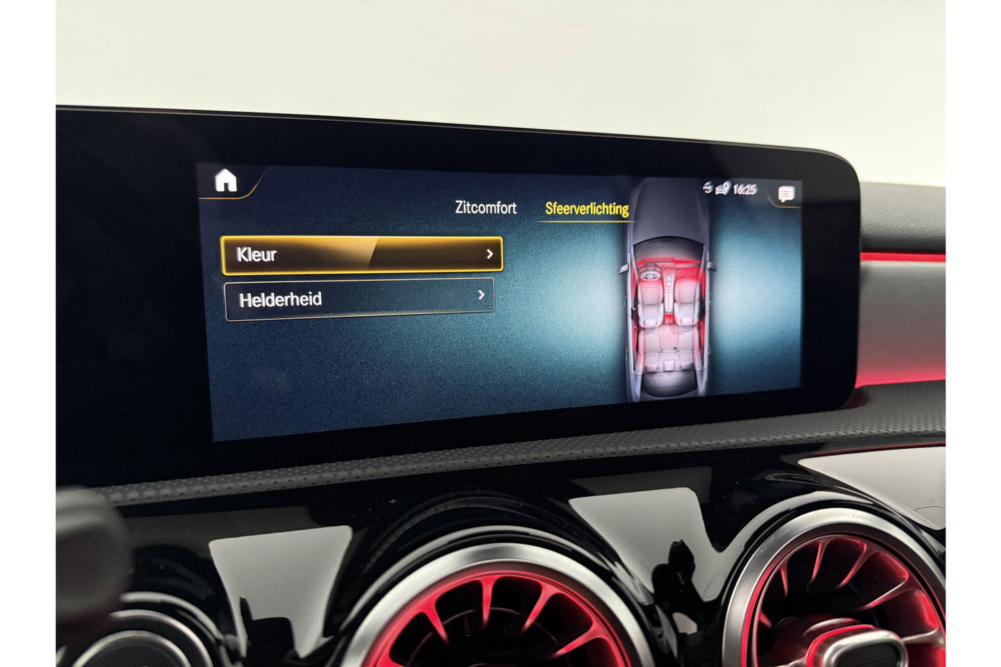 Mercedes-Benz A-Klasse 250 e AMG 235PK Pano Sfeer Memory LED Clima Cruise Camera Virtual Navi PDC 18"LMV