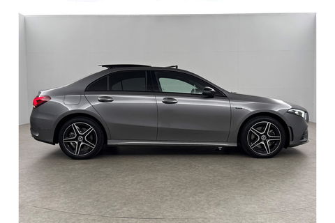 Mercedes-Benz A-Klasse 250 e AMG 235PK Pano Sfeer Memory LED Clima Cruise Camera Virtual Navi PDC 18"LMV