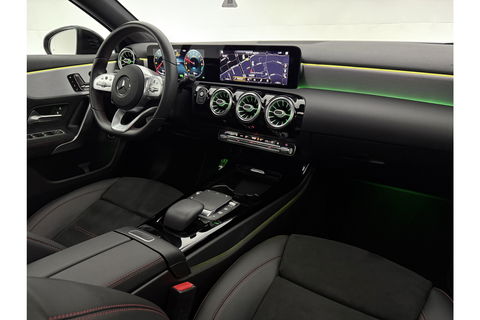 Mercedes-Benz A-Klasse 250 e AMG 235PK Pano Sfeer Memory LED Clima Cruise Camera Virtual Navi PDC 18"LMV