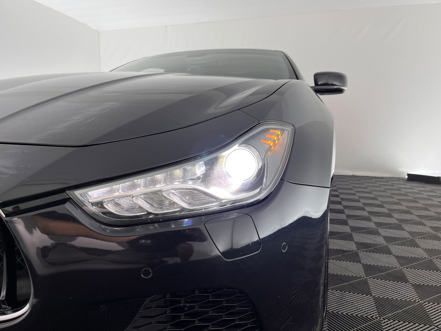 Maserati Ghibli 3.0 S Q4 Sports-Pack Aut. *LUXURY-LEATHER | BI-XENON | HARMAN/KARDON-SOUNDSYTEM | NAVI-FULLMAP | HEATED-SPORTSEATS | SHIFT-PADDLES | KEYLESS | CAMERA | ECC | PDC | CRUISE | 21''ALU*