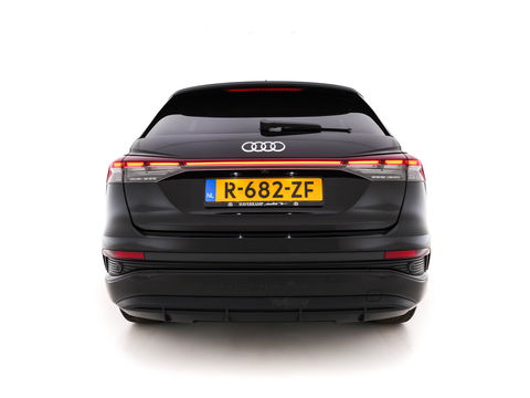 Audi Q4 e-tron 40 S edition 77 kWh S-Line-Sportpack [ 3-Fase ] (INCL-BTW) *HEAT-PUMP | LEATHER-FABRIC | MATRIX-LED | ADAPTIVE-CRUISE | AMBIENT-LIGHT | DIGI-COCKPIT | AUDI-SOUND | DAB+ | KEYLESS | SHIFT-PADDLES | CAMERA | HEATED-SPORTSEATS | 20''ALU*