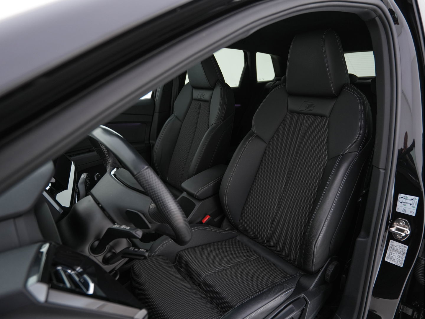 Audi Q4 e-tron 40 S edition 77 kWh S-Line-Sportpack [ 3-Fase ] (INCL-BTW) *HEAT-PUMP | LEATHER-FABRIC | MATRIX-LED | ADAPTIVE-CRUISE | AMBIENT-LIGHT | DIGI-COCKPIT | AUDI-SOUND | DAB+ | KEYLESS | SHIFT-PADDLES | CAMERA | HEATED-SPORTSEATS | 20''ALU*