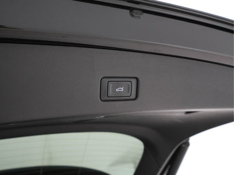 Audi Q4 e-tron 40 S edition 77 kWh S-Line-Sportpack [ 3-Fase ] (INCL-BTW) *HEAT-PUMP | LEATHER-FABRIC | MATRIX-LED | ADAPTIVE-CRUISE | AMBIENT-LIGHT | DIGI-COCKPIT | AUDI-SOUND | DAB+ | KEYLESS | SHIFT-PADDLES | CAMERA | HEATED-SPORTSEATS | 20''ALU*