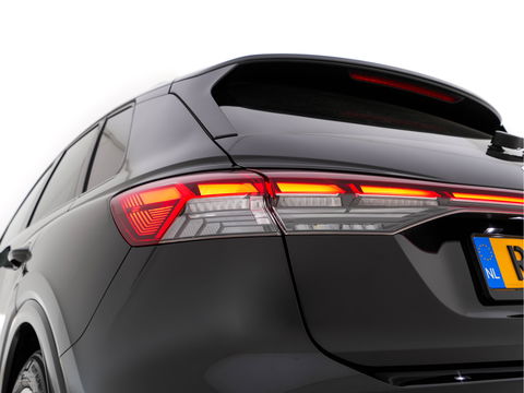 Audi Q4 e-tron 40 S edition 77 kWh S-Line-Sportpack [ 3-Fase ] (INCL-BTW) *HEAT-PUMP | LEATHER-FABRIC | MATRIX-LED | ADAPTIVE-CRUISE | AMBIENT-LIGHT | DIGI-COCKPIT | AUDI-SOUND | DAB+ | KEYLESS | SHIFT-PADDLES | CAMERA | HEATED-SPORTSEATS | 20''ALU*