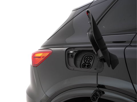 Audi Q4 e-tron 40 S edition 77 kWh S-Line-Sportpack [ 3-Fase ] (INCL-BTW) *HEAT-PUMP | LEATHER-FABRIC | MATRIX-LED | ADAPTIVE-CRUISE | AMBIENT-LIGHT | DIGI-COCKPIT | AUDI-SOUND | DAB+ | KEYLESS | SHIFT-PADDLES | CAMERA | HEATED-SPORTSEATS | 20''ALU*
