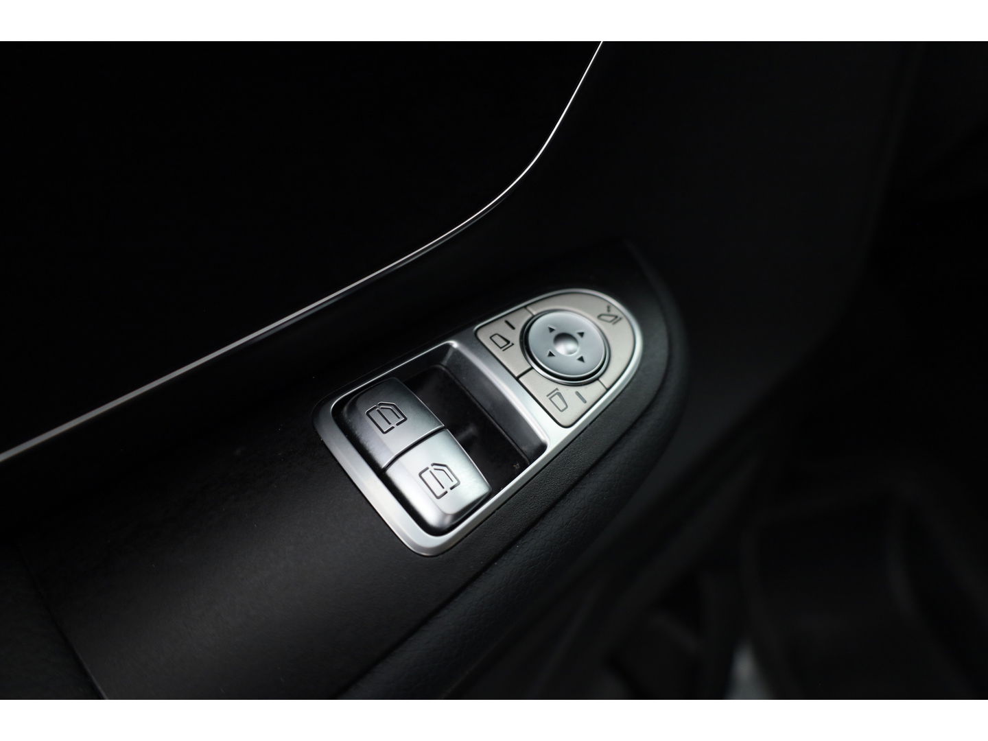 Mercedes-Benz V-Klasse 220d L2 Avantgarde Dub.Cab. | Automaat | 2x Schuifdeur | Leder | Maxton Design | CarPlay | Adapt. Cruise | Trekhaak