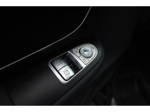Mercedes-Benz V-Klasse 220d L2 Avantgarde Dub.Cab. | Automaat | 2x Schuifdeur | Leder | Maxton Design | CarPlay | Adapt. Cruise | Trekhaak