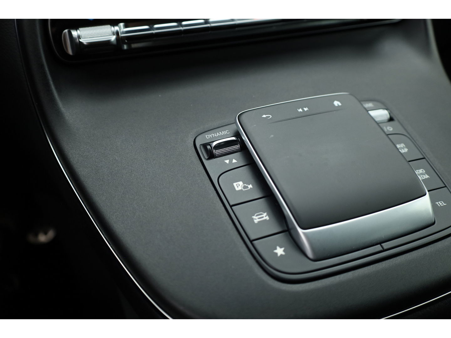 Mercedes-Benz V-Klasse 220d L2 Avantgarde Dub.Cab. | Automaat | 2x Schuifdeur | Leder | Maxton Design | CarPlay | Adapt. Cruise | Trekhaak