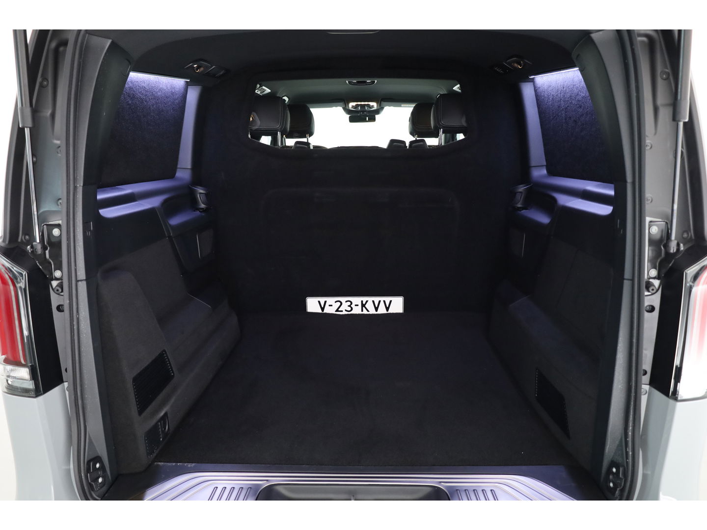 Mercedes-Benz V-Klasse 220d L2 Avantgarde Dub.Cab. | Automaat | 2x Schuifdeur | Leder | Maxton Design | CarPlay | Adapt. Cruise | Trekhaak