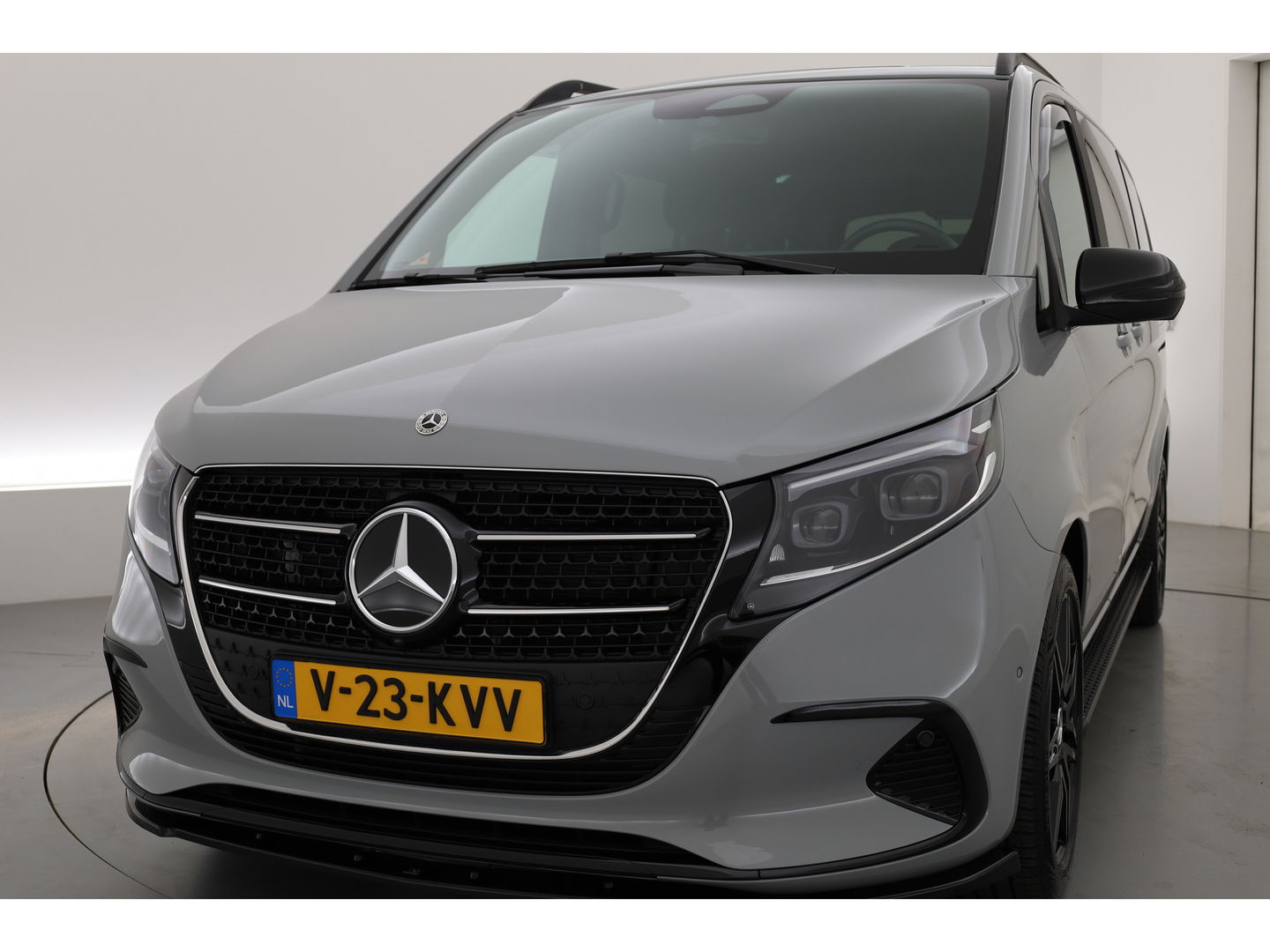 Mercedes-Benz V-Klasse 220d L2 Avantgarde Dub.Cab. | Automaat | 2x Schuifdeur | Leder | Maxton Design | CarPlay | Adapt. Cruise | Trekhaak