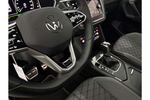 Volkswagen Tiguan 1.5 TSI 150PK R-line Pano Trekhaak IQ Lights LED Sfeer Virtual ACC Camera Carplay Clima Navi 19"LMV PDC