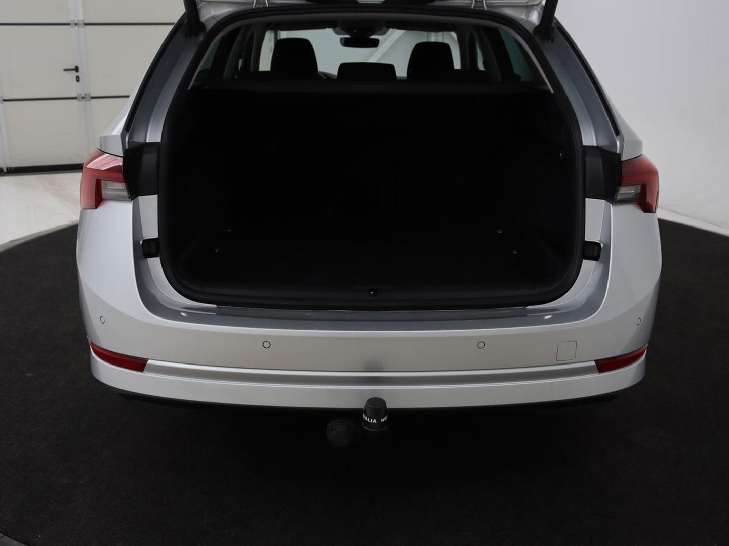 Škoda Octavia Combi 1.0 TSI Business Edition | Stoelverwarming | Trekhaak | Adaptive cruise | Elektrische achterklep | Carplay | Sfeerverlichting