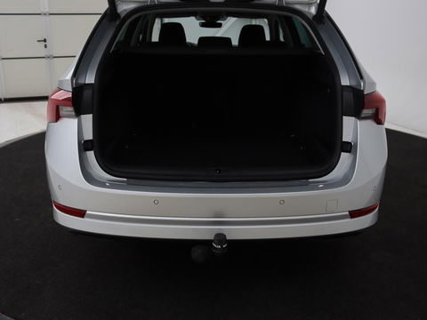 Škoda Octavia Combi 1.0 TSI Business Edition | Stoelverwarming | Trekhaak | Adaptive cruise | Elektrische achterklep | Carplay | Sfeerverlichting