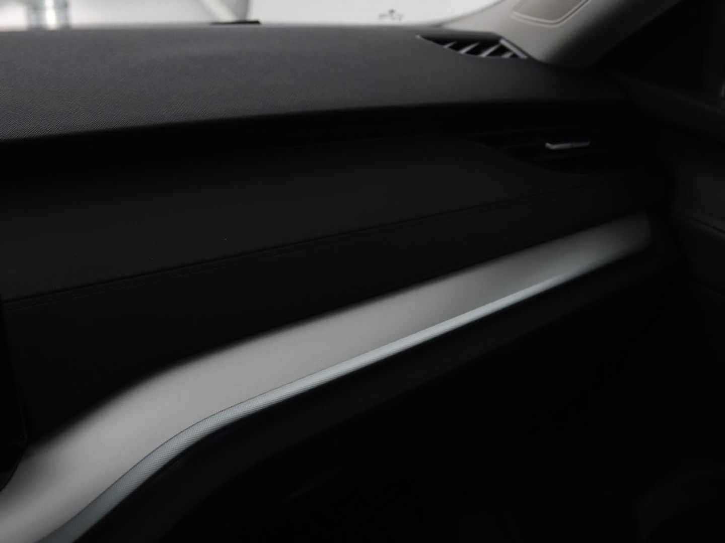 Škoda Octavia Combi 1.0 TSI Business Edition | Stoelverwarming | Trekhaak | Adaptive cruise | Elektrische achterklep | Carplay | Sfeerverlichting