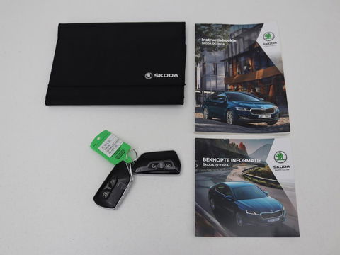 Škoda Octavia Combi 1.0 TSI Business Edition | Stoelverwarming | Trekhaak | Adaptive cruise | Elektrische achterklep | Carplay | Sfeerverlichting