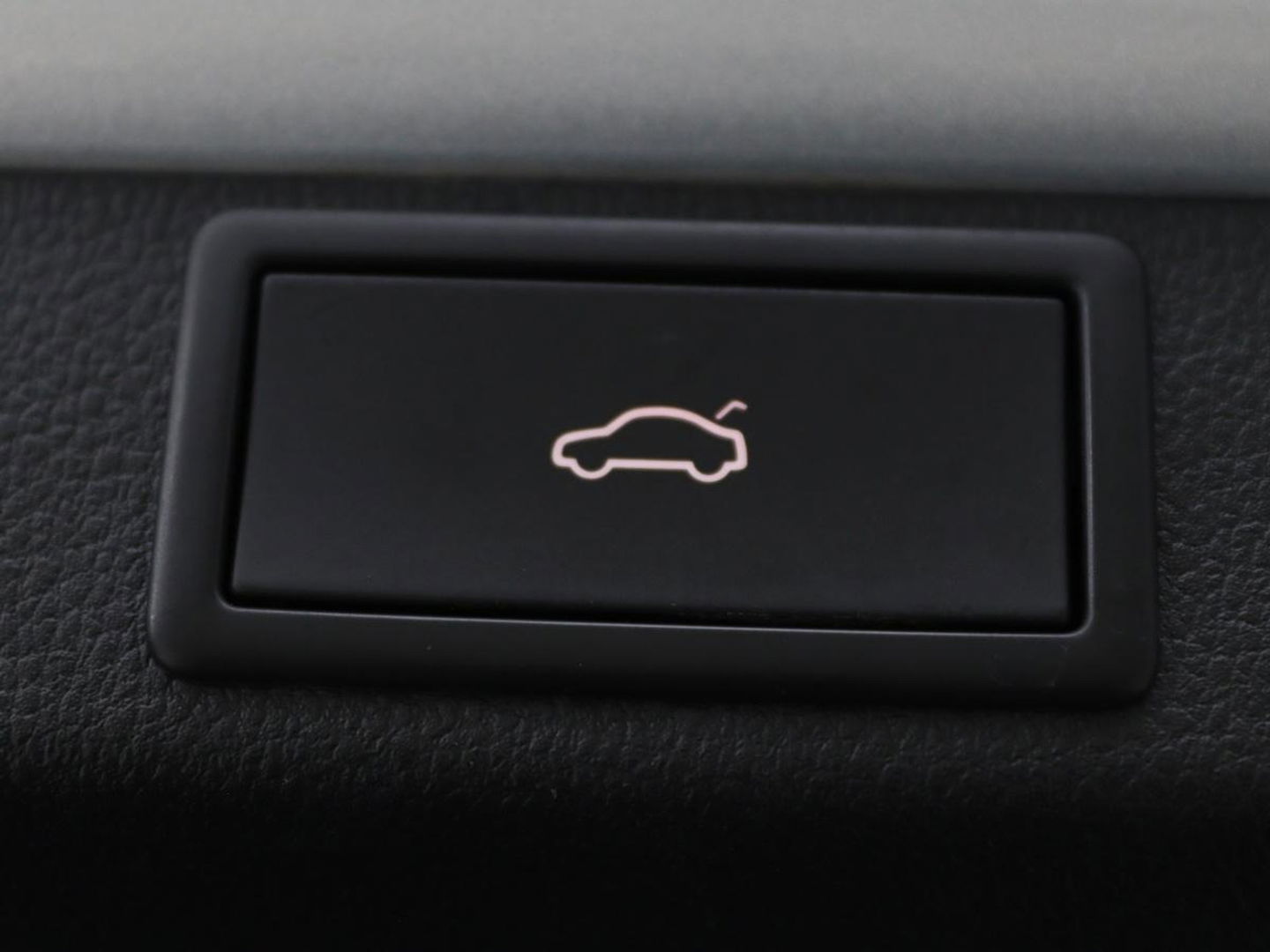 Škoda Octavia Combi 1.0 TSI Business Edition | Stoelverwarming | Trekhaak | Adaptive cruise | Elektrische achterklep | Carplay | Sfeerverlichting