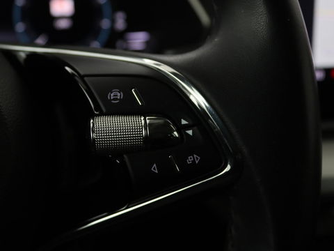 Škoda Octavia Combi 1.0 TSI Business Edition | Stoelverwarming | Trekhaak | Adaptive cruise | Elektrische achterklep | Carplay | Sfeerverlichting