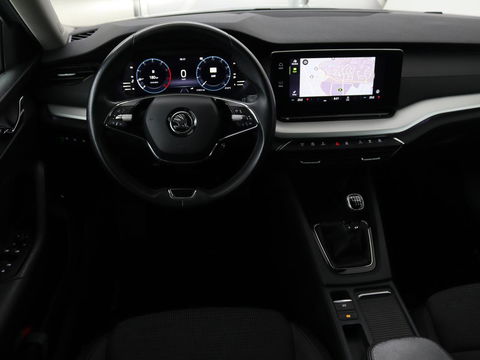 Škoda Octavia Combi 1.0 TSI Business Edition | Stoelverwarming | Trekhaak | Adaptive cruise | Elektrische achterklep | Carplay | Sfeerverlichting