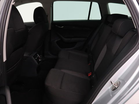 Škoda Octavia Combi 1.0 TSI Business Edition | Stoelverwarming | Trekhaak | Adaptive cruise | Elektrische achterklep | Carplay | Sfeerverlichting