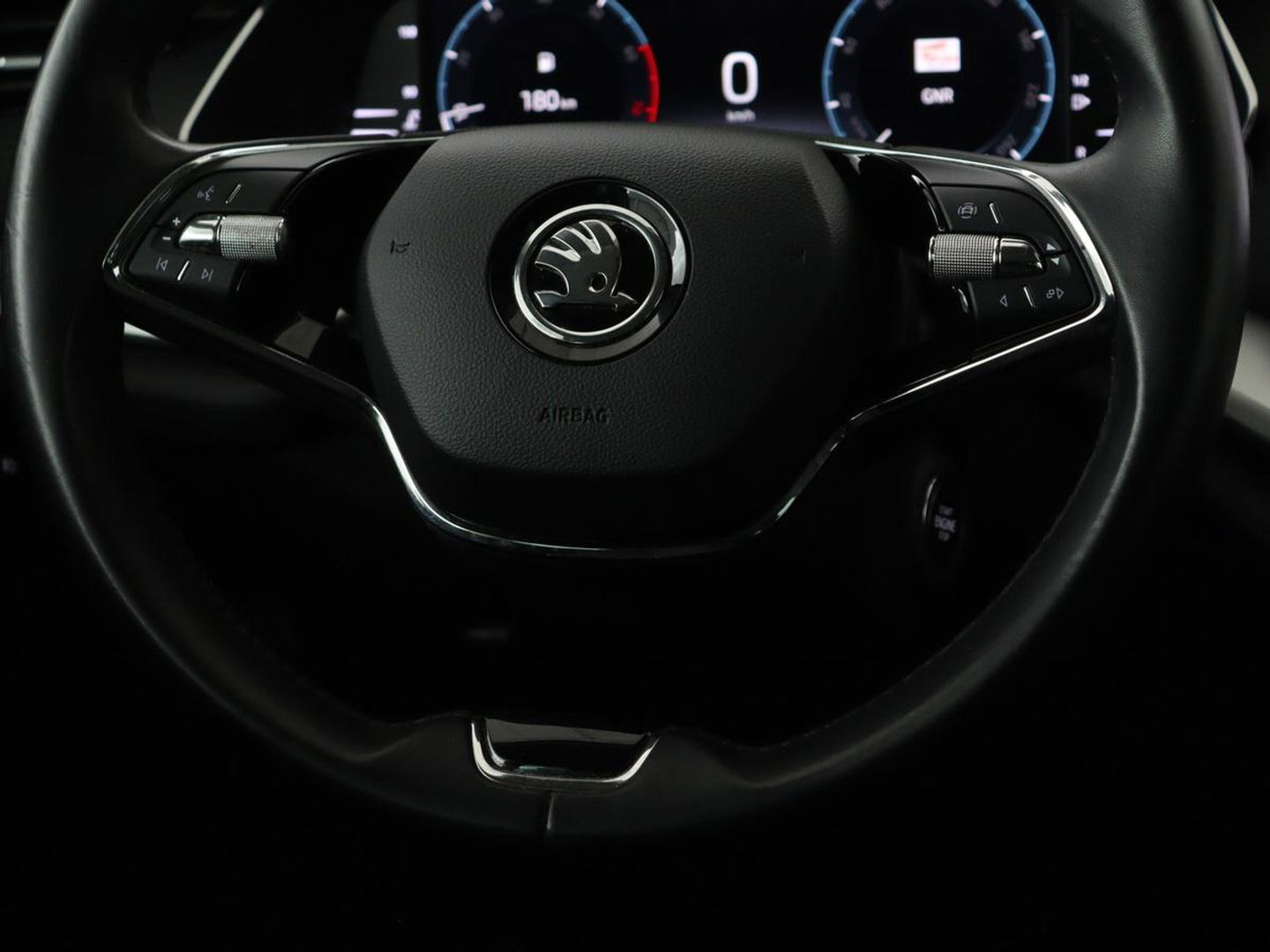 Škoda Octavia Combi 1.0 TSI Business Edition | Stoelverwarming | Trekhaak | Adaptive cruise | Elektrische achterklep | Carplay | Sfeerverlichting