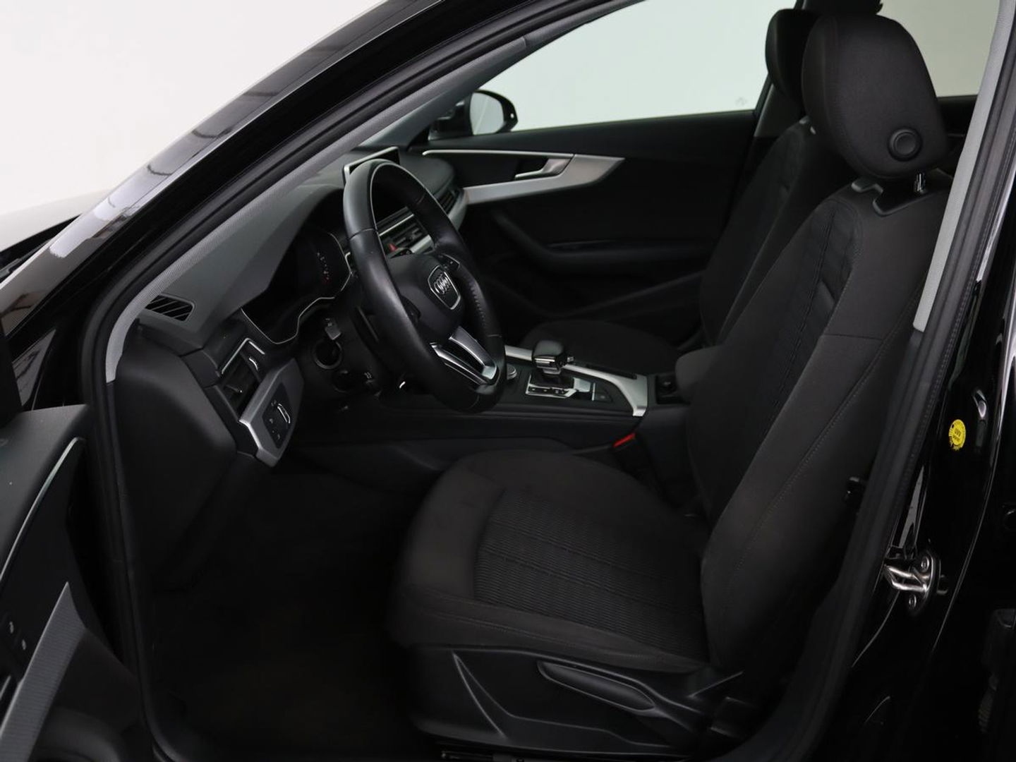Audi A4 Avant 2.0 TFSI MHEV Design Pro Line Plus | Stoelverwarming | Elektrische achterklep | Navigatie | LED | Bleutooth | Keyless