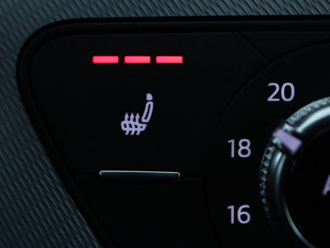 Audi A4 Avant 2.0 TFSI MHEV Design Pro Line Plus | Stoelverwarming | Elektrische achterklep | Navigatie | LED | Bleutooth | Keyless