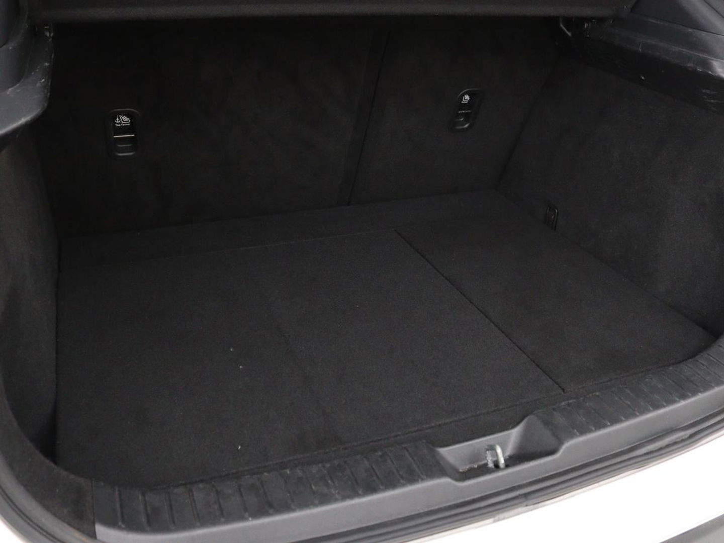 Mazda CX-30 2.0 e-SkyActiv-X M Hybrid Luxury | Leder | Camera | Stoel & Stuurverwarming | Head-up | Lane assist | Trekhaak | Bose audio