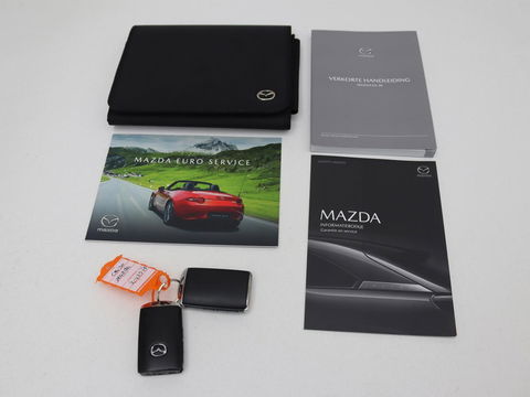 Mazda CX-30 2.0 e-SkyActiv-X M Hybrid Luxury | Leder | Camera | Stoel & Stuurverwarming | Head-up | Lane assist | Trekhaak | Bose audio