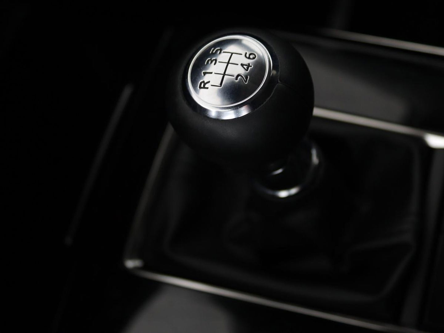 Mazda CX-30 2.0 e-SkyActiv-X M Hybrid Luxury | Leder | Camera | Stoel & Stuurverwarming | Head-up | Lane assist | Trekhaak | Bose audio