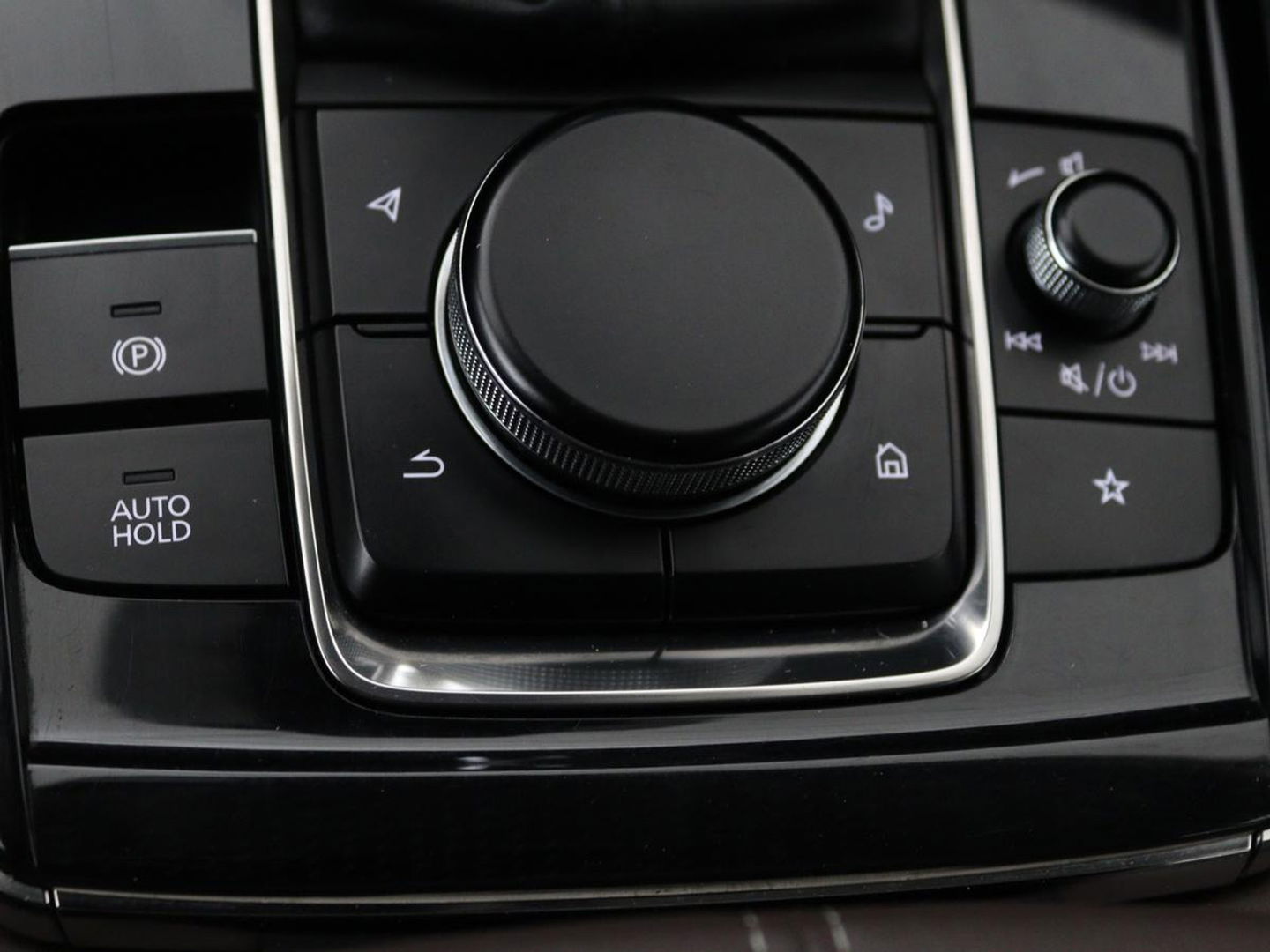Mazda CX-30 2.0 e-SkyActiv-X M Hybrid Luxury | Leder | Camera | Stoel & Stuurverwarming | Head-up | Lane assist | Trekhaak | Bose audio