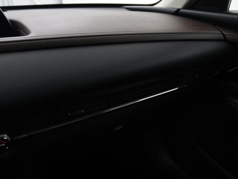 Mazda CX-30 2.0 e-SkyActiv-X M Hybrid Luxury | Leder | Camera | Stoel & Stuurverwarming | Head-up | Lane assist | Trekhaak | Bose audio