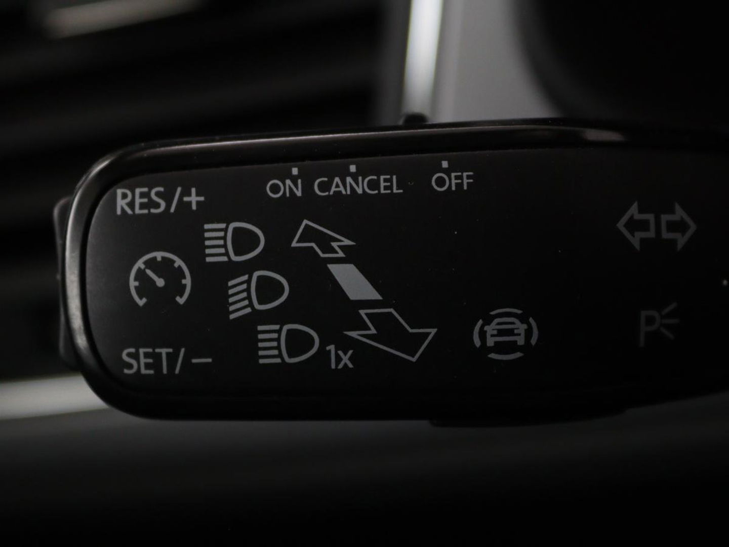 SEAT Leon 1.0 EcoTSI Style Business Intense | 1e eigenaar | DSG automaat | Camera | Stoelverwarming | Carplay | Virtual cockpit