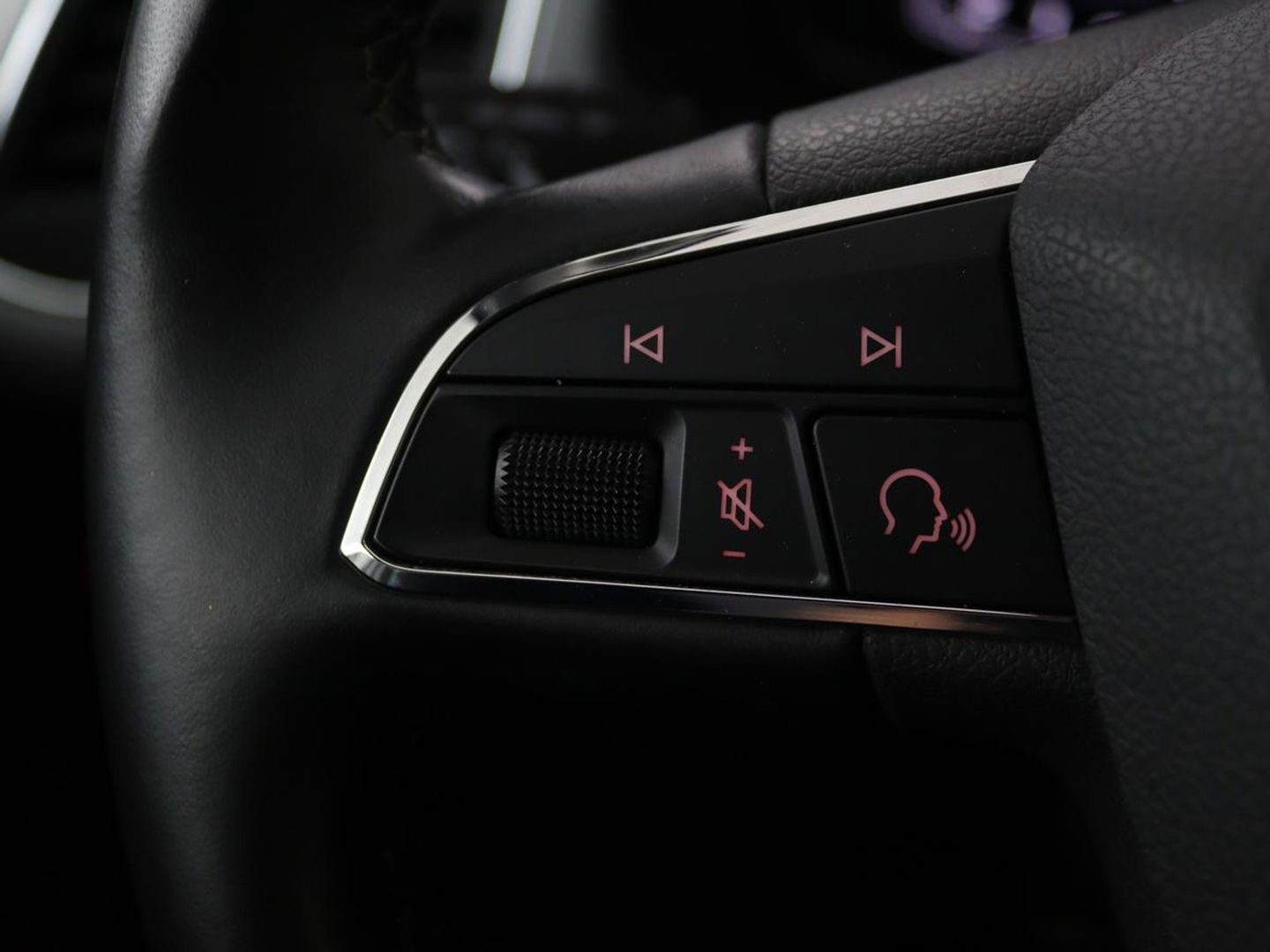 SEAT Leon 1.0 EcoTSI Style Business Intense | 1e eigenaar | DSG automaat | Camera | Stoelverwarming | Carplay | Virtual cockpit