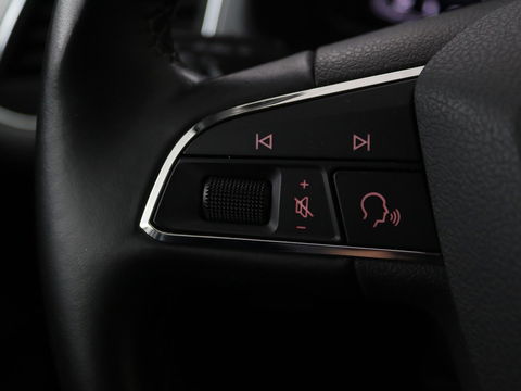 SEAT Leon 1.0 EcoTSI Style Business Intense | 1e eigenaar | DSG automaat | Camera | Stoelverwarming | Carplay | Virtual cockpit