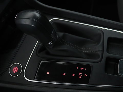 SEAT Leon 1.0 EcoTSI Style Business Intense | 1e eigenaar | DSG automaat | Camera | Stoelverwarming | Carplay | Virtual cockpit