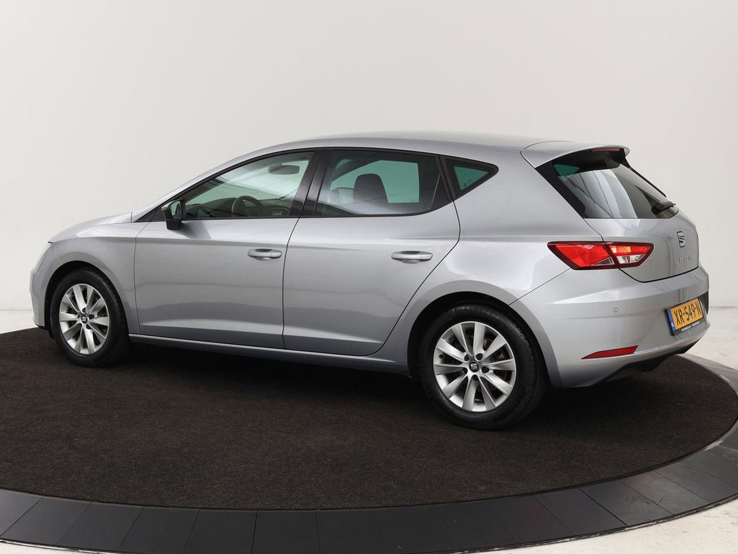 SEAT Leon 1.0 EcoTSI Style Business Intense | 1e eigenaar | DSG automaat | Camera | Stoelverwarming | Carplay | Virtual cockpit