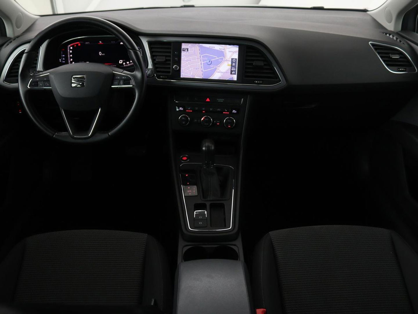 SEAT Leon 1.0 EcoTSI Style Business Intense | 1e eigenaar | DSG automaat | Camera | Stoelverwarming | Carplay | Virtual cockpit
