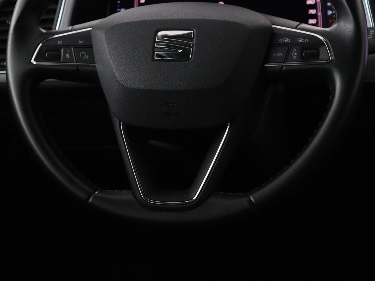 SEAT Leon 1.0 EcoTSI Style Business Intense | 1e eigenaar | DSG automaat | Camera | Stoelverwarming | Carplay | Virtual cockpit