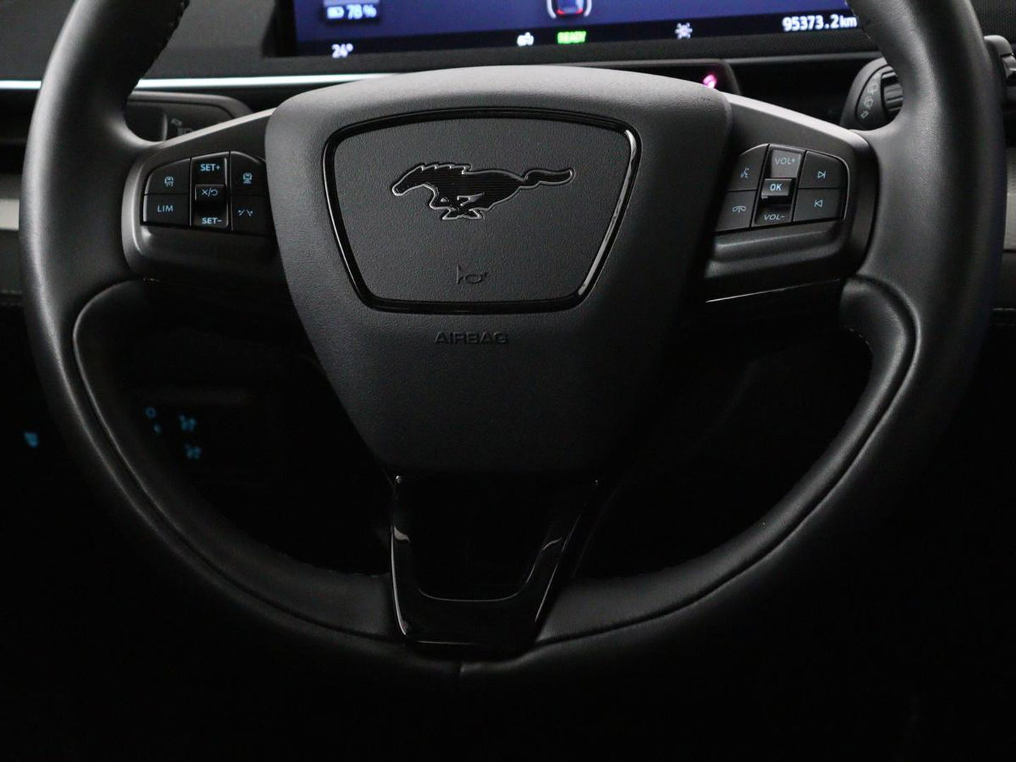 Ford Mustang Mach-E RWD 75 kWh | Leder | 360 camera | Stoel & Stuurverwarming | Trekhaak | Adaptive cruise | Elektrische achterklep | Carplay