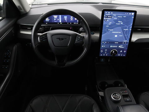 Ford Mustang Mach-E RWD 75 kWh | Leder | 360 camera | Stoel & Stuurverwarming | Trekhaak | Adaptive cruise | Elektrische achterklep | Carplay