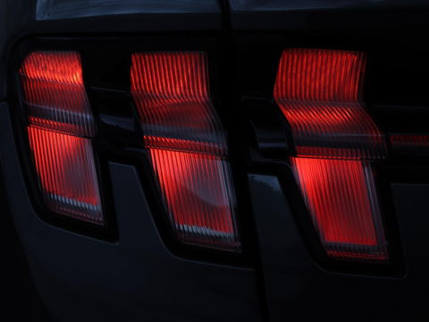 Ford Mustang Mach-E RWD 75 kWh | Leder | 360 camera | Stoel & Stuurverwarming | Trekhaak | Adaptive cruise | Elektrische achterklep | Carplay
